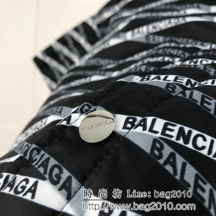 BALENCIAGA巴黎世家 19ss早春新款 落肩袖 OS版型 薄棉服男款短袖 ydi1663